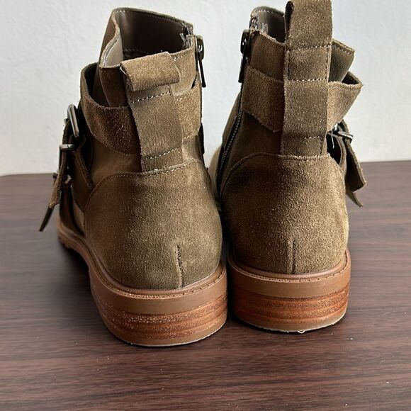 Bleeker & Bond Woman’s Kelsey Ankle Bootie Side Zip Khaki Suede Sz 6 - Picture 5 of 8